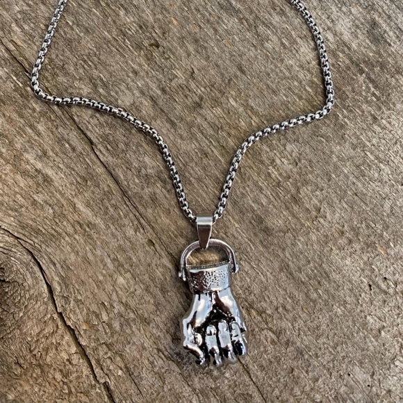 Mens battle fist necklace. - Picture 2 of 2